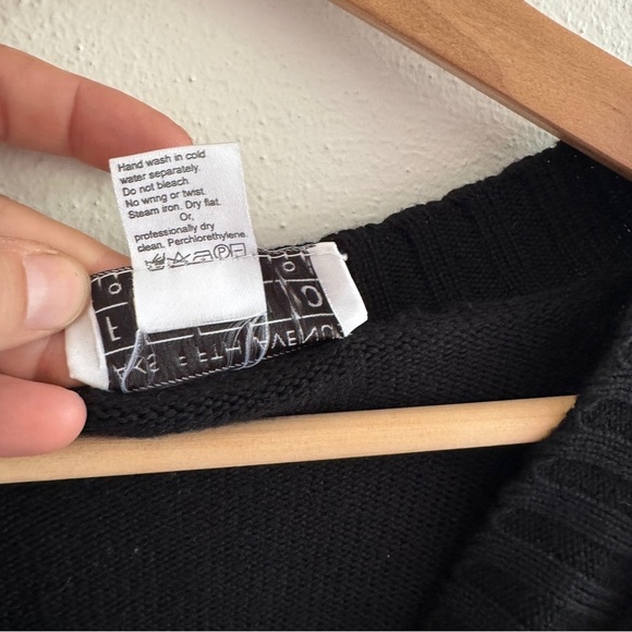 Saks Fifth Avenue Cardigan Sweater M Black 100% Extra Fine Merino Wool - Picture 4 of 6